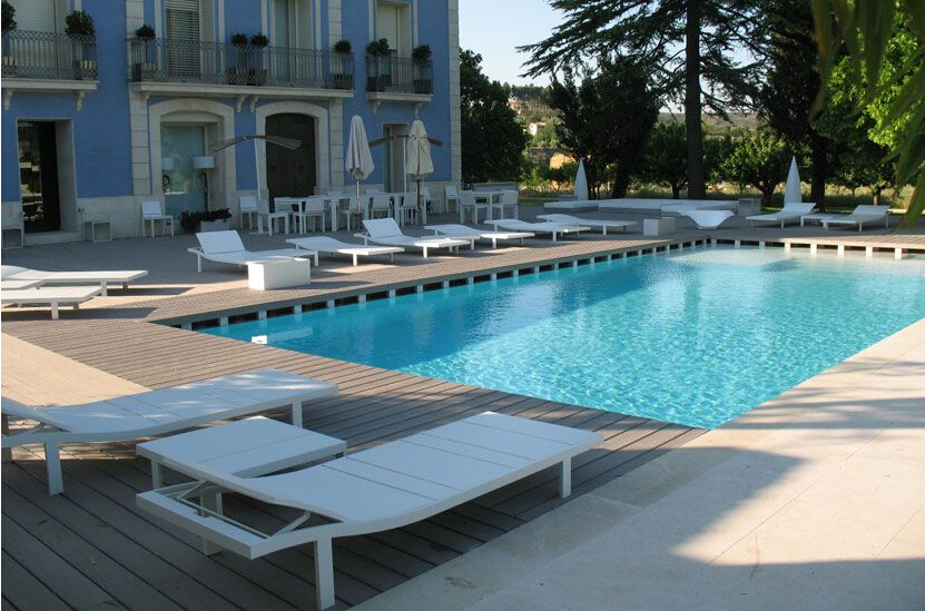 Anti Pressure Hollow Composite Deck Board Outdoor Backyard Waterproof Interlocking