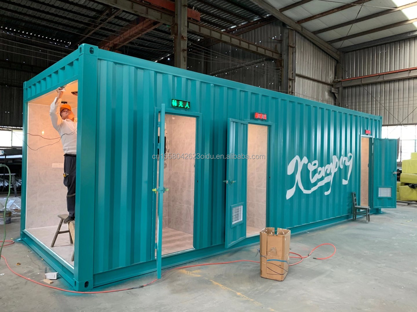 40 FT Expandable Steel Prefabricated House for Customizable Mobile Container Store Wall 50/75/100mm Wave Sandwich Panel