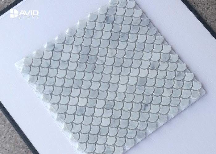 110pcs Small Lantern Mosaic Tile Sheets , Carrara Marble Mosaic Style Wall Tiles