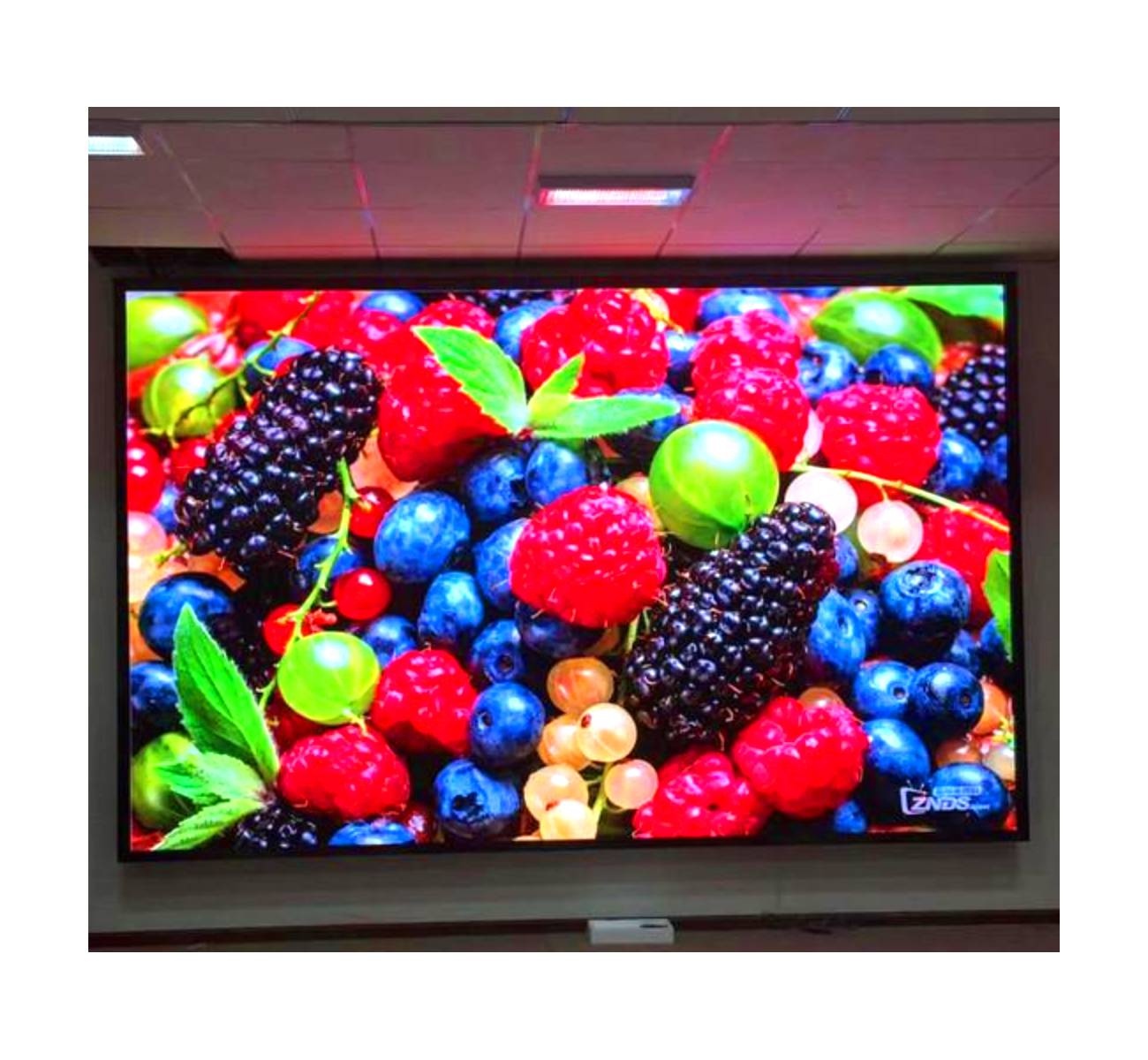 Small Spinning Fine Pitch Led Display Screen P1 P2.5 Indoor Muen Micro Totem