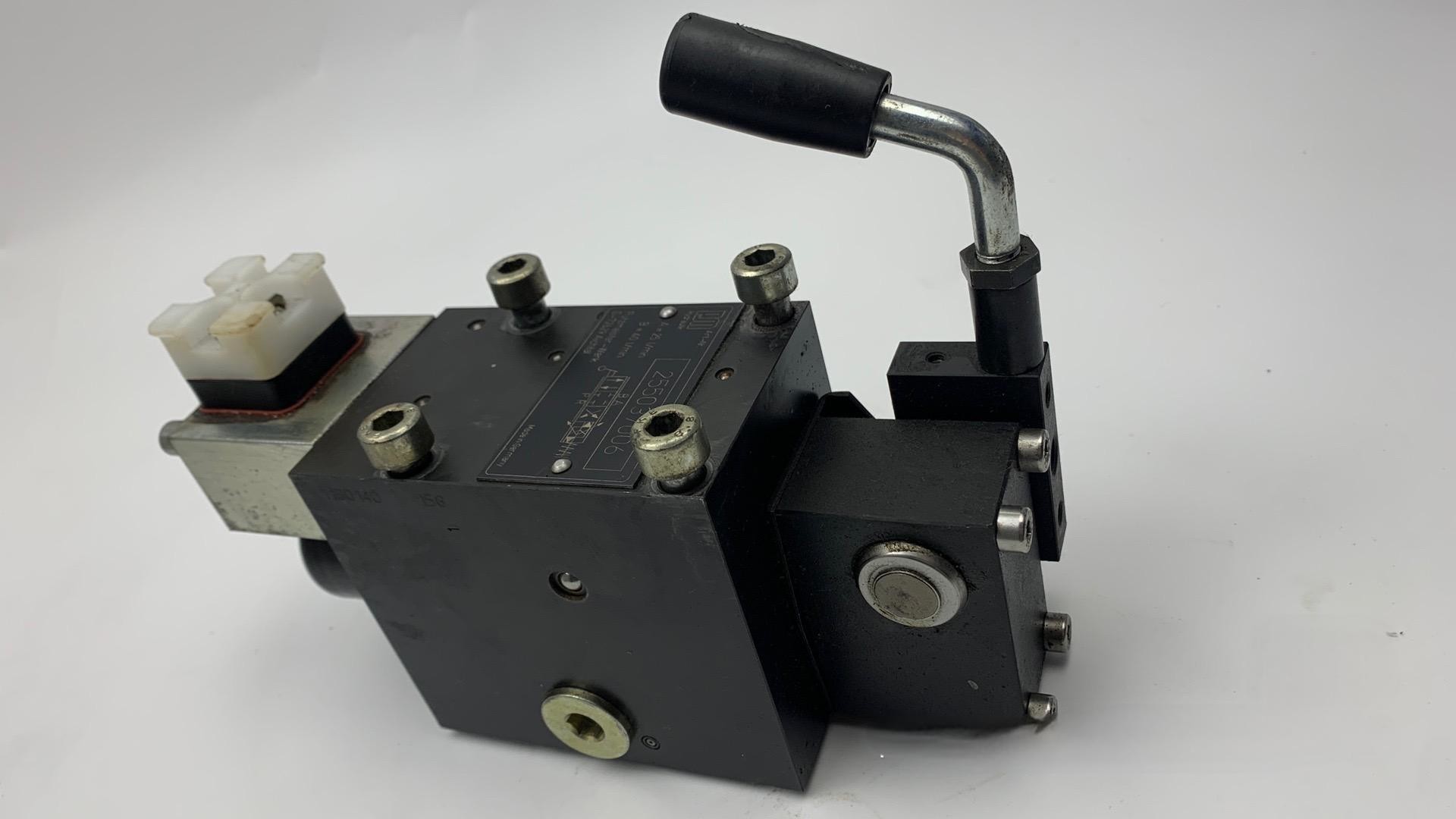 255037006 Hydraulic proportional valve 24V: 25/40/min PM Concrete Pump Spare Parts for Easy Installation