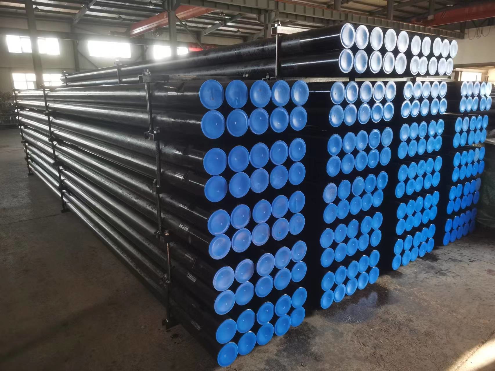 Carbon Steel 8.56mm Drill Pipe Rugged Double Wall Construction 73/76/89mm OD Black/Blue
