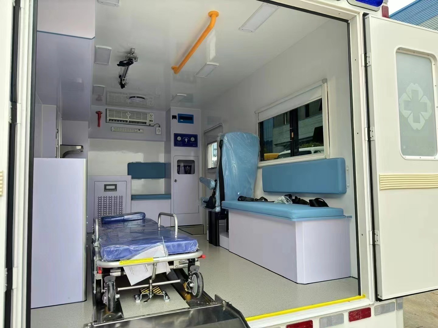 130km/h New IVECO Ambulance Truck Diesel Ambulance Medical Vehicles