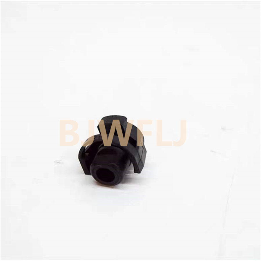 Drain Car Hose Connector LR011038 For Land Rover LR4 Range Sport 5.0L 3.0L 2010