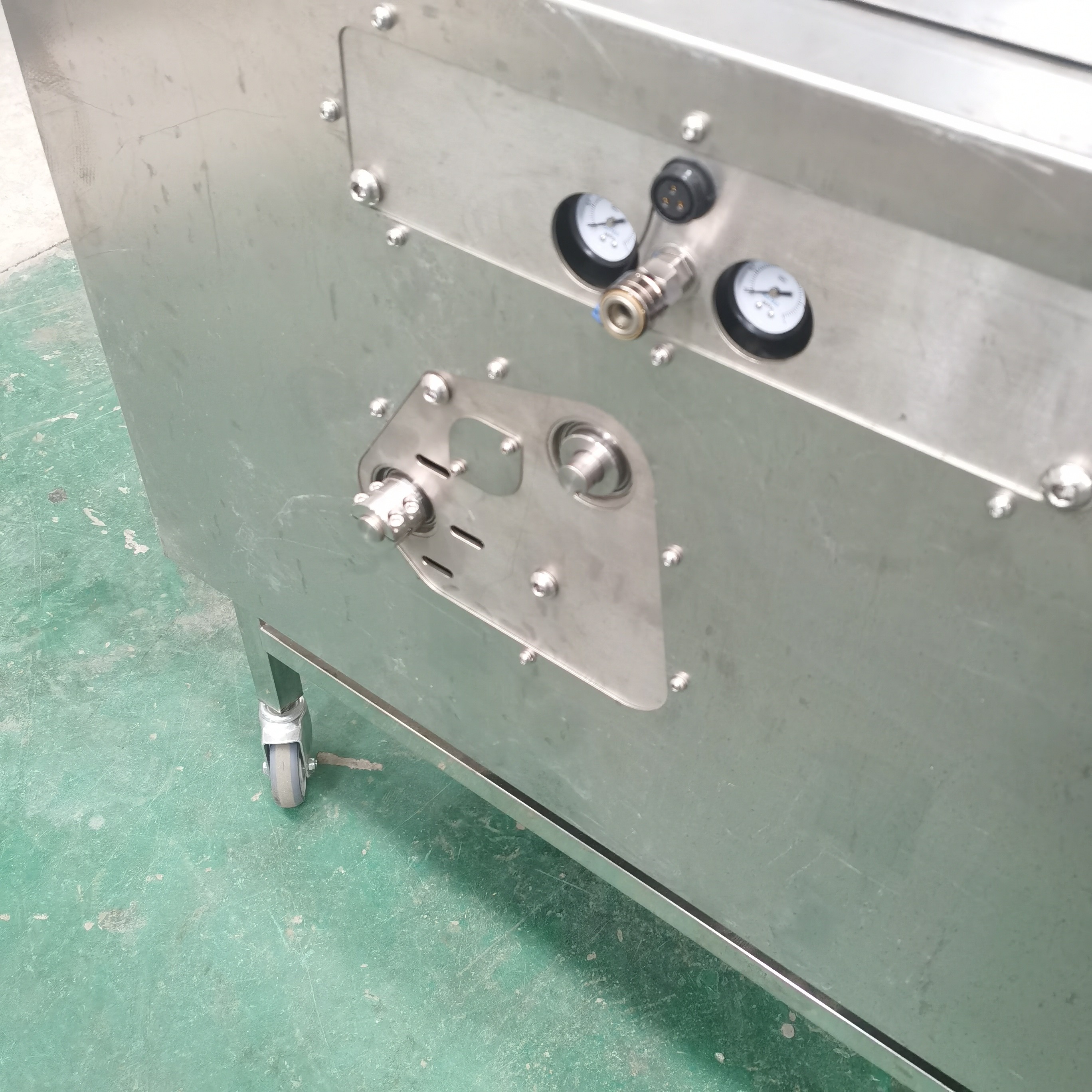 Six-Row Egg Knocker Efficient And Precise Egg Handling Equipment