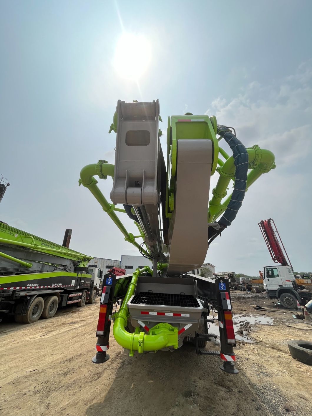 Top Renovated Condition 2014 Zoomlion 63m Beton Pump Truck Mounted Pump Concrete Pump on Sale at Promotion Price