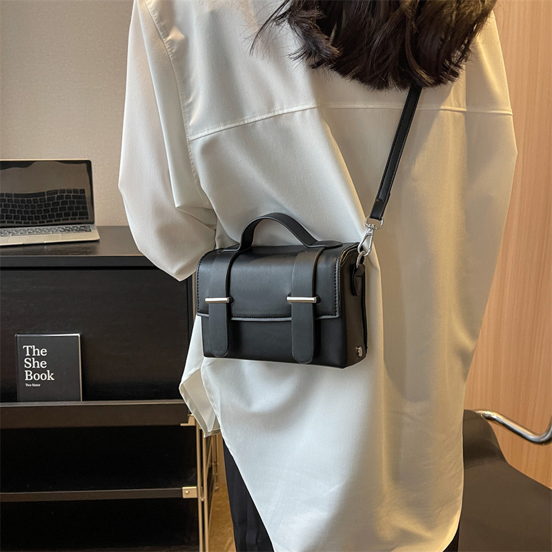 Stylish Lady Crossbody Leather Belt Bag with Adjustable Strap Must-Have Accessory