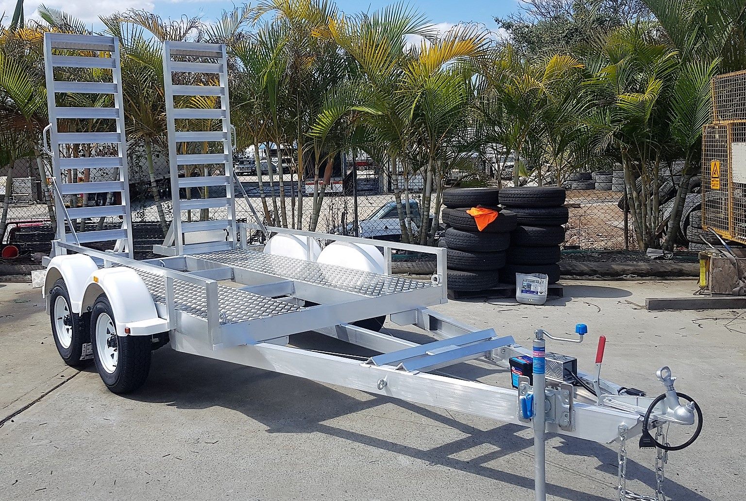 Mini Type Aluminum Extrusion Profiles Eco Friendly Aluminum Material Trailer