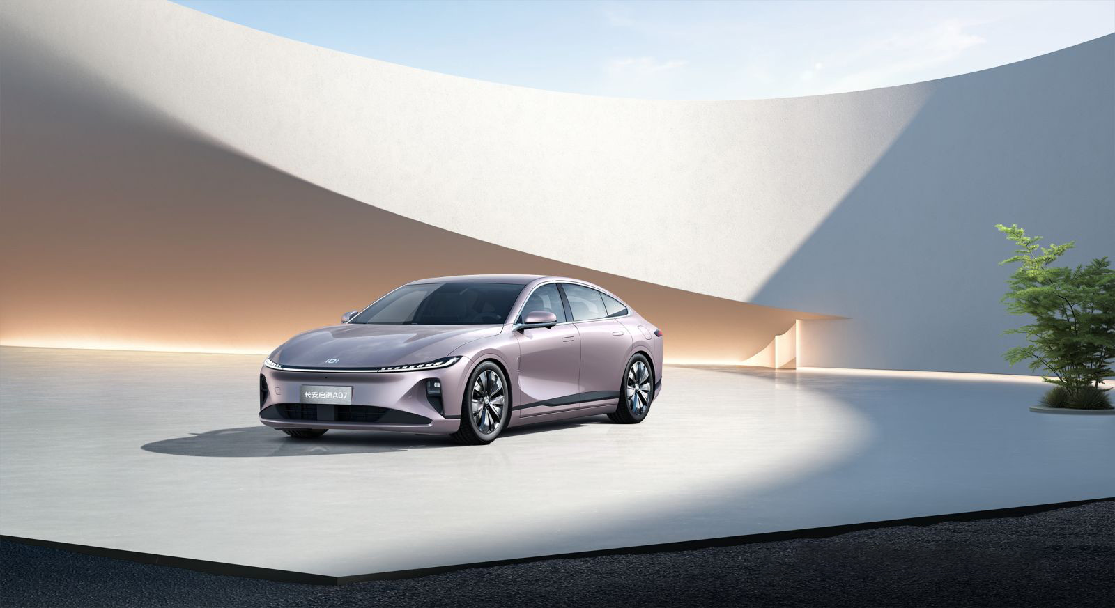 Chang'an A07 Sedan EV And Reev Two Combinations Battery Life 515km (EV) And 1200km (1.5T Engine Reev)