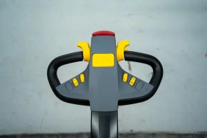 Quality Small Electric Reach Trucks Forklift 2000kg ISO Approved Self Diagnosis wholesale
