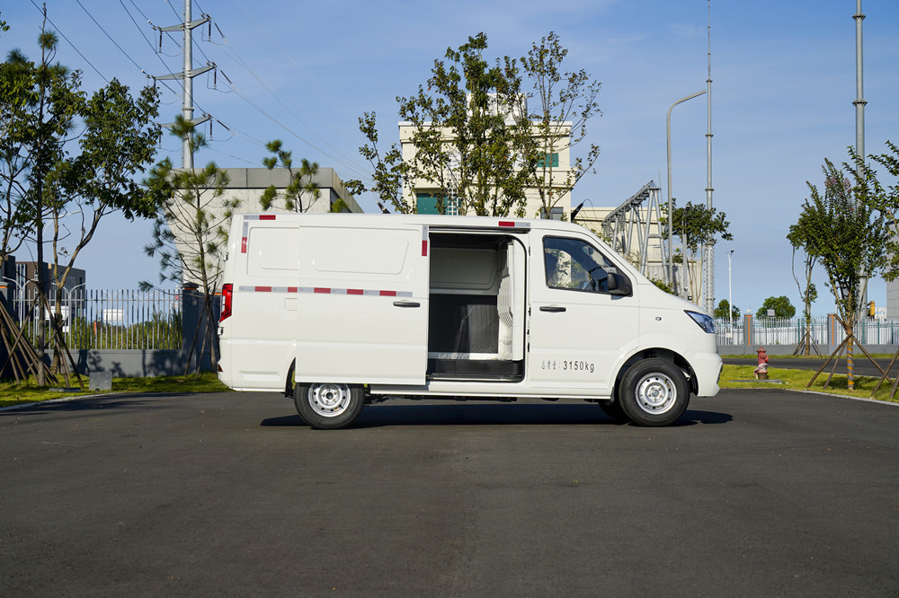 Minitruck EV Car HM02 New Energy Vehicle 300km Mini Truck High Speed Motor Delivery Electric Van Electric Minivan Sale
