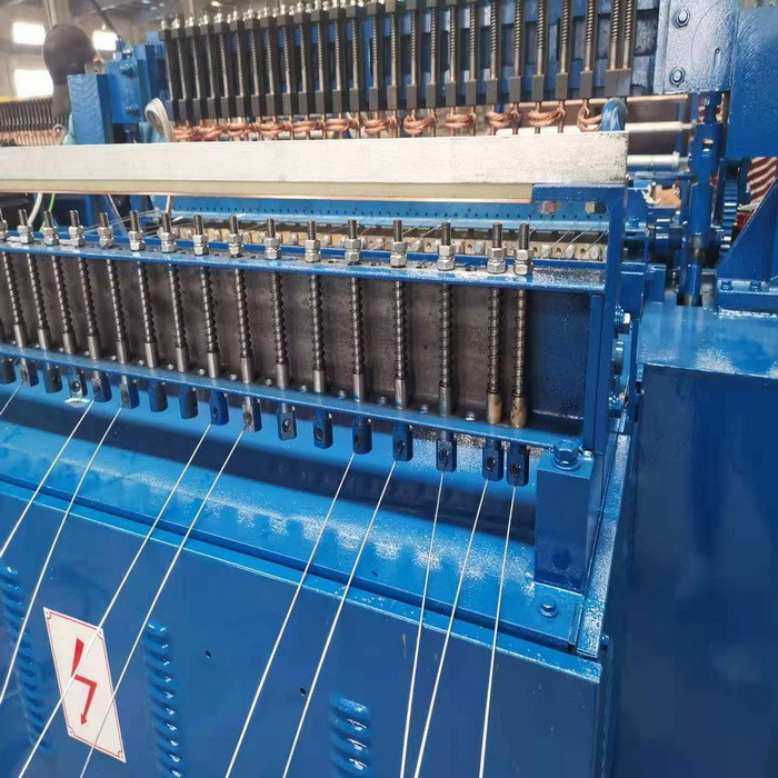 6 Feet Width Single Electrodes Fence Mesh Welding Machine 80mm Length Square Mesh