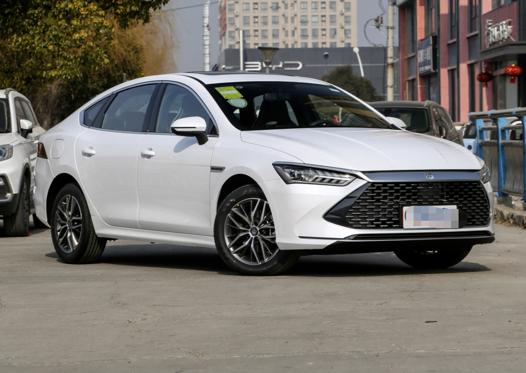 BYD Qin Plus 2023 Champion Version DM-i 120km Leading Model Plug-in Hybrid Car