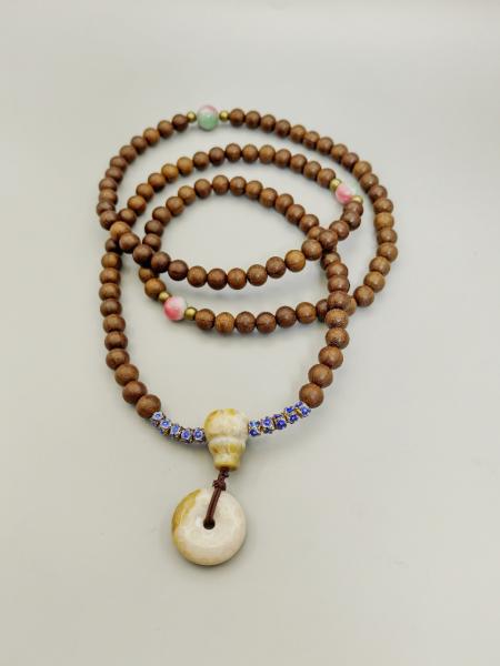 201 Six wooden bracelets