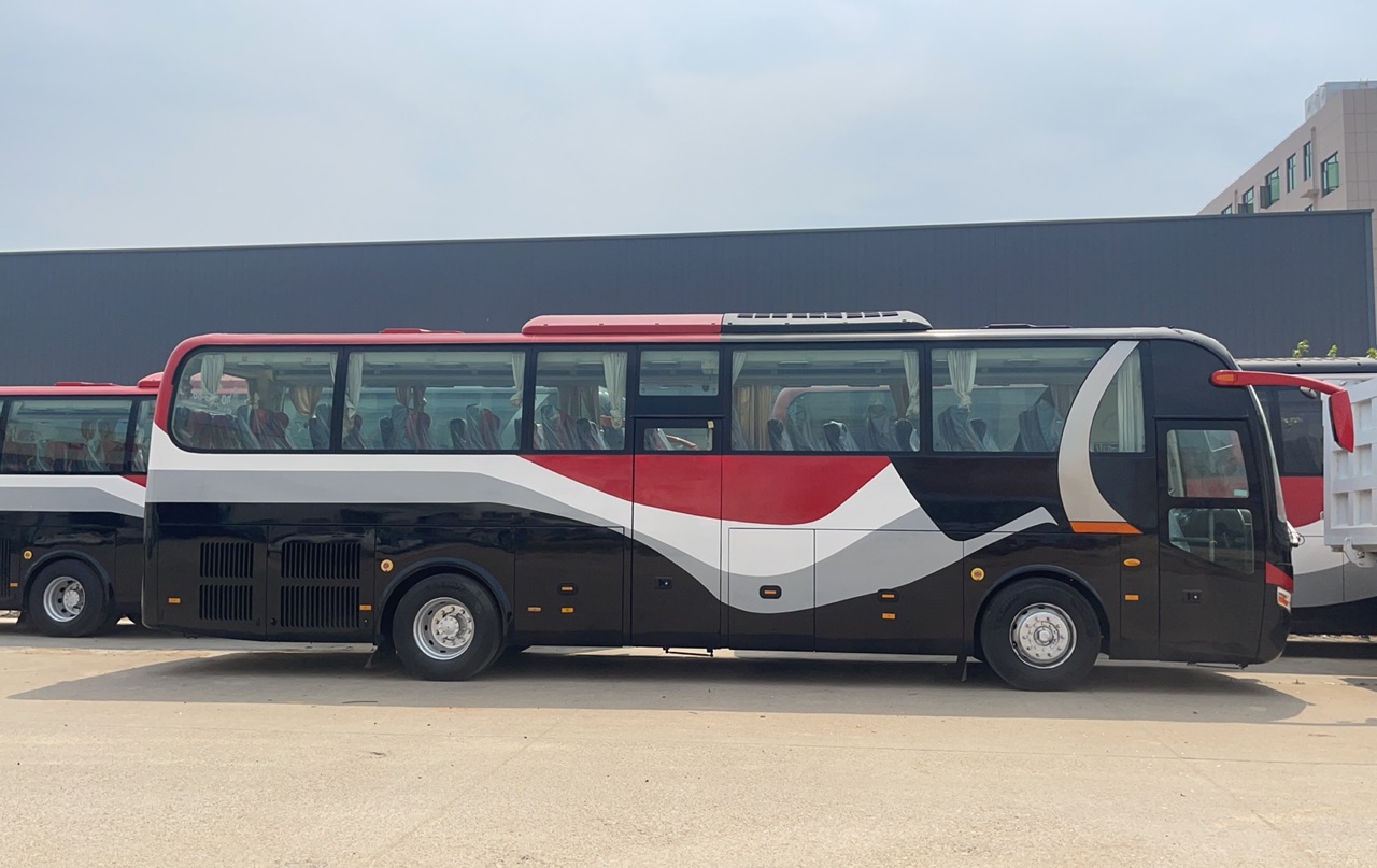 2200rpm Rated Speed Diesel Engine 49 Seats Used Coach Bus for High Capacity Journey