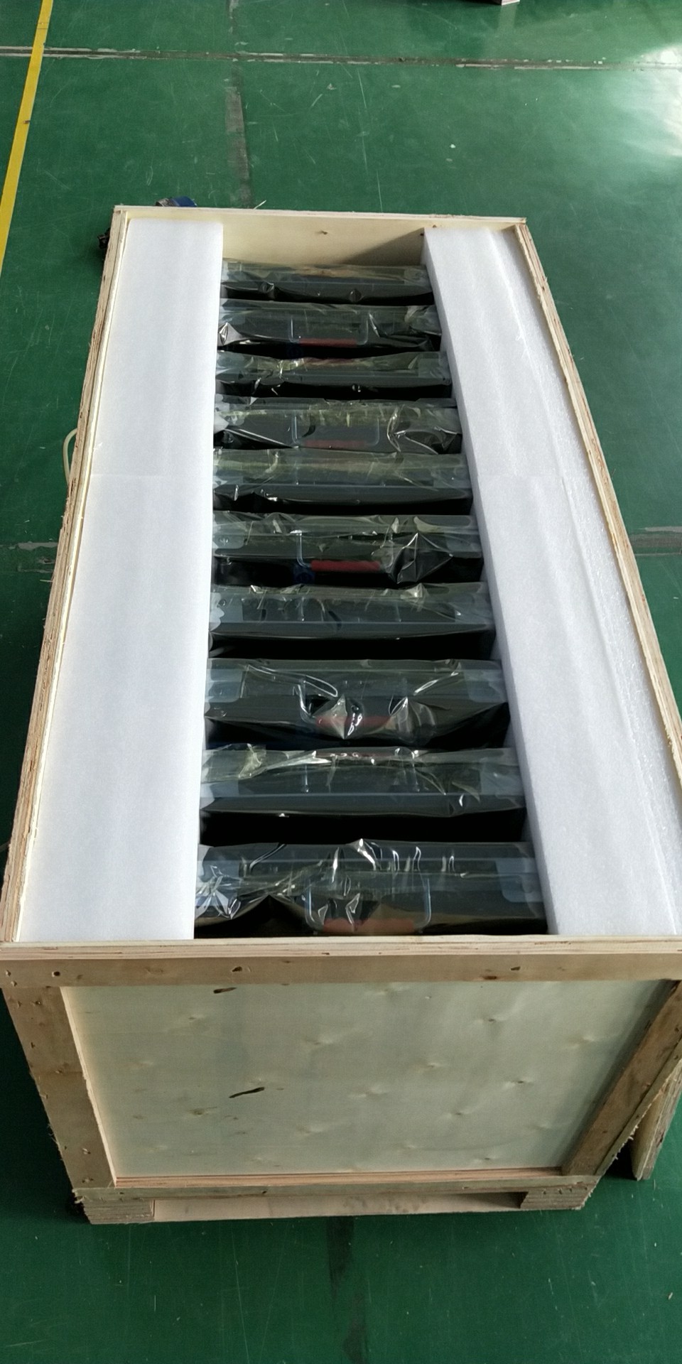 Front Open Large Size LED Digital Signage Display Multi Screen Commercial LED Display P3.91