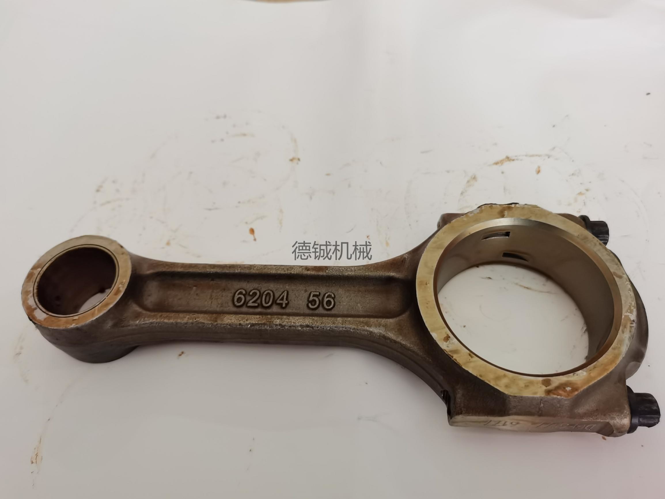 Black Engine Connecting Rod Komatsu 4D95/PC60-6 Con Rod Connecting Rod With Piston