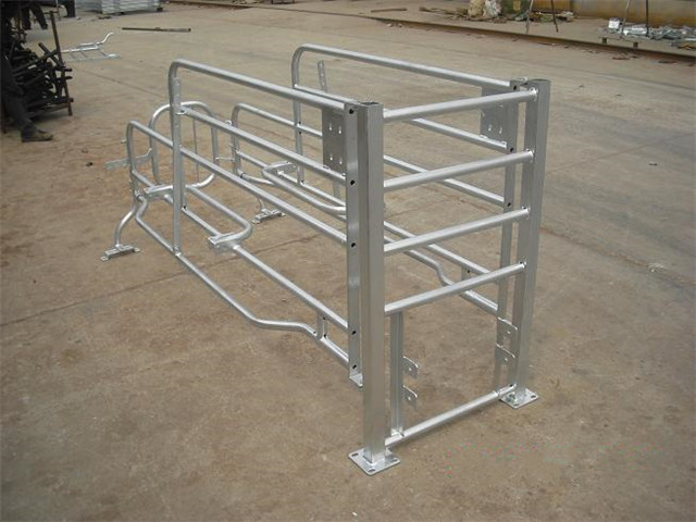cheap price steel pig farrwoing crate for sale galvanized stall for pig