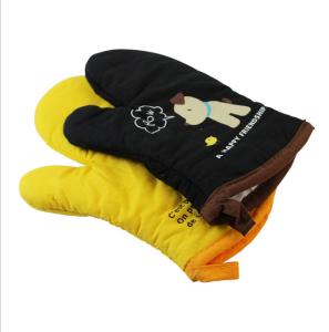 Quality Slip Resistant Personalised Oven Gloves , Kitchen Oven Mitts Cotton Material wholesale