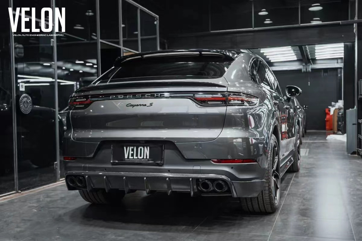 Replacement 2019 Porsche Cayenne Body Kit Side Skirts Dry Carbon Fiber Diffuser Spoiler