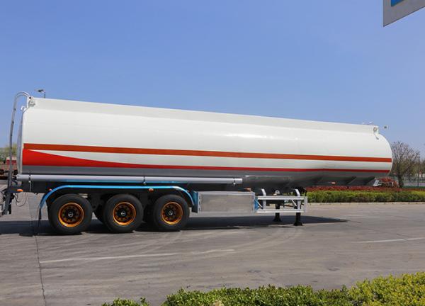 Steel Anti-Corrosion Lining Transport Truck Anton Oil Tank Semi-Trailer for Oil