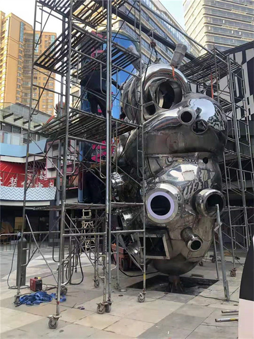 Interactive Art Heart Shaped Sculpture Stainless Steel Electronic Customized