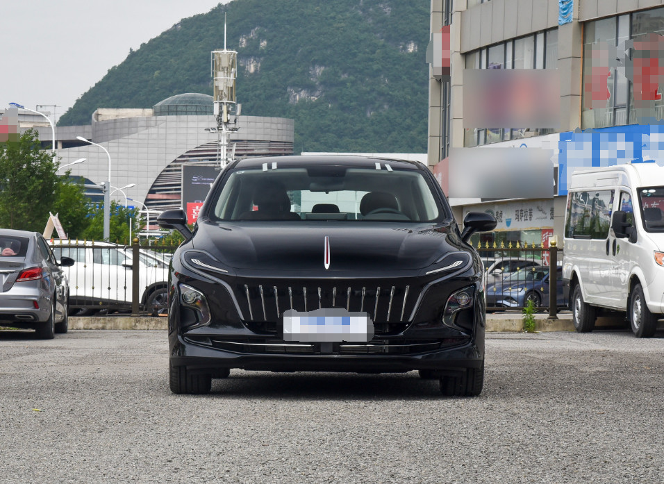 140Kw Hongqi EV Cars 5 Seat Sedan Small Size SUV Black