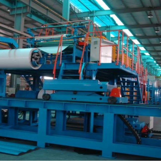 5.5KW PLC Control PU Sandwich Panel Production Line With Automatic Manual Spray Gun