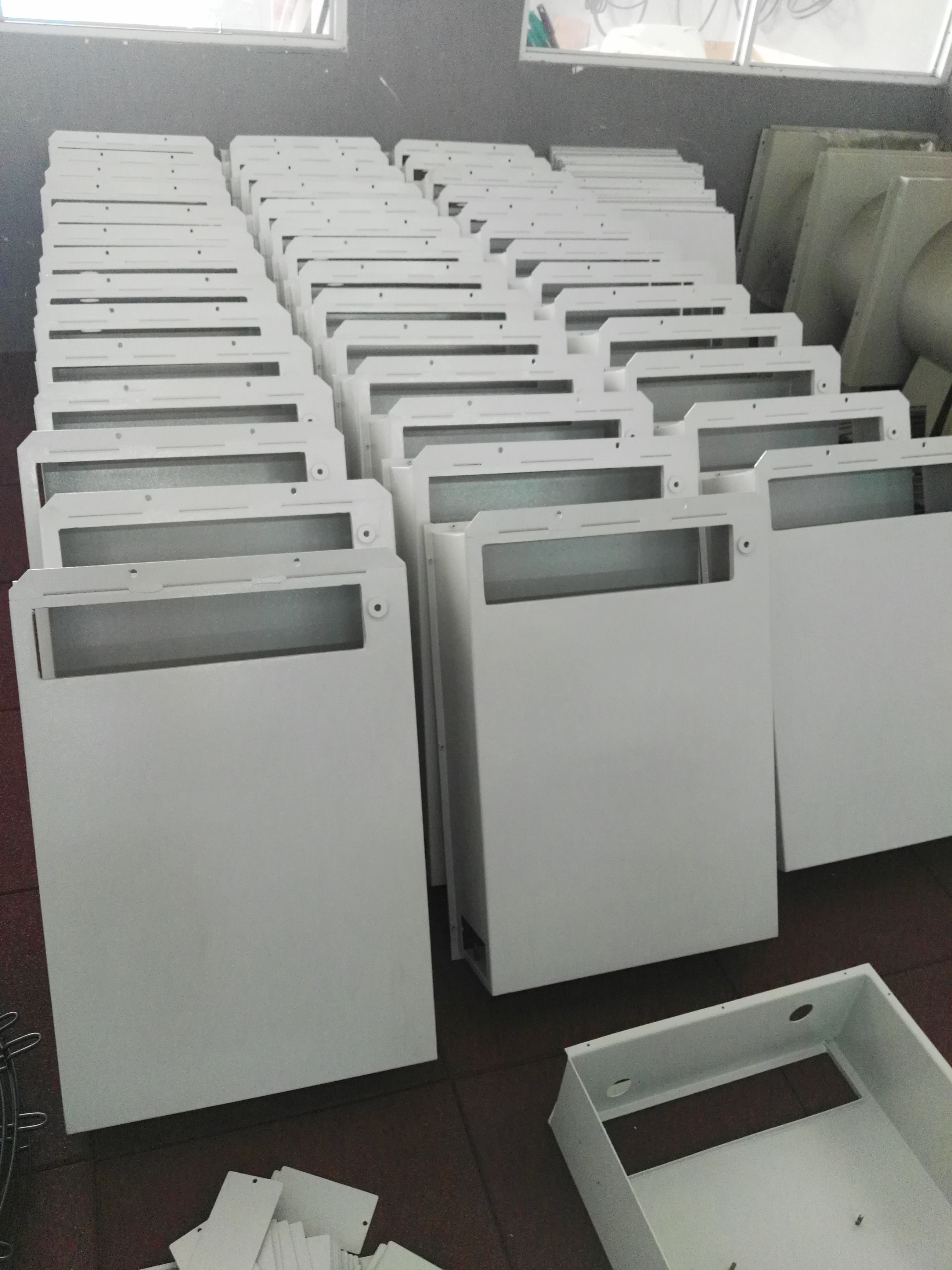 White Zinc Plated Turret Punching Service Stamping Sheet Metal Parts ISO Approved