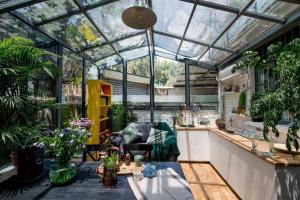 Quality Cube Shape Aluminum Sun Room Outdoor Glass Sunroom Weather Resistant wholesale