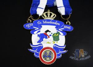 Quality Durable Custom Insert Medals , Crown Awards Medals Antique Silver Plating wholesale