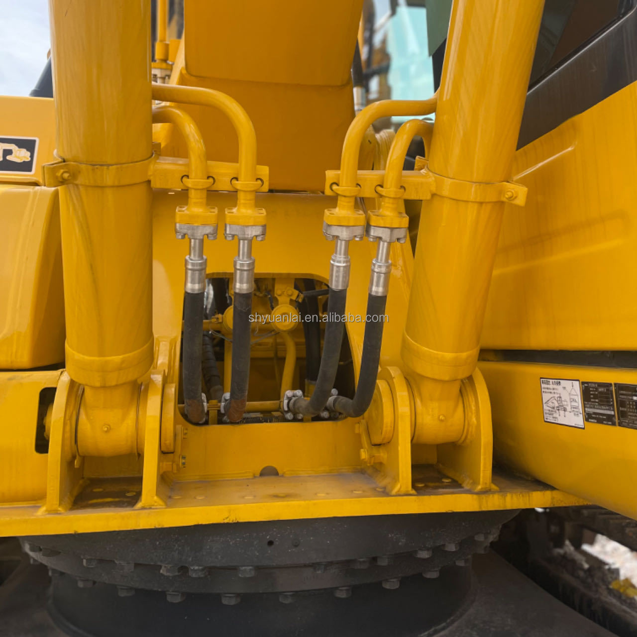 Used Komatsu PC200 Excavator 20 Tons Crawler with Original Color in Excellent Condition