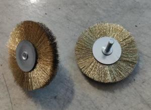 Quality Hot Selling 75mm Crimped Brass Wire Rust Removal Cleaning Brush with Shank 6mm wholesale