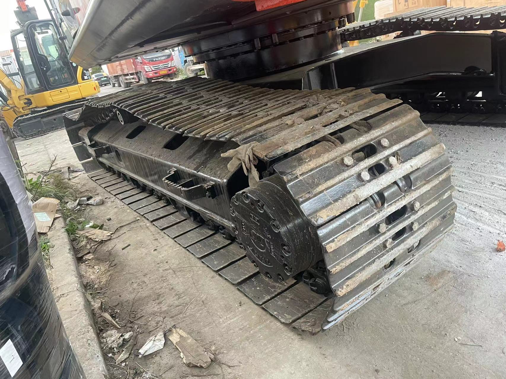 Used big crawler excavator Hitachi 240 digger with excellent performance heavy machine large excavator for sale welcome to ask