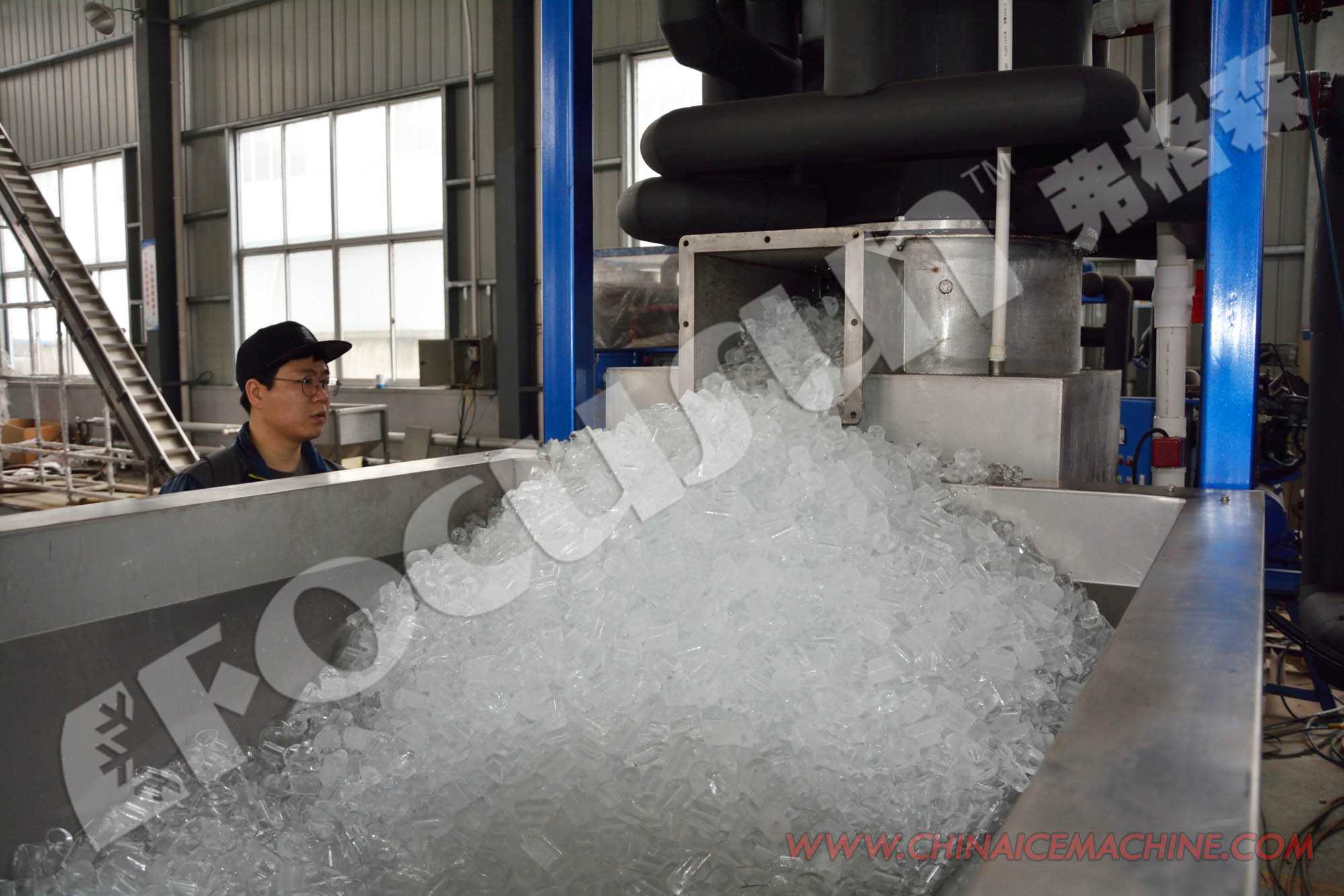 Modern Design 10Ton/24hrs Crystal Tube Ice Machine for Drinks in Industrial Size