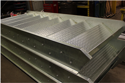 China Supplier Polished Aluminium 5 Bar Tread Plate , Diamond Tread Aluminum Sheet In Silver