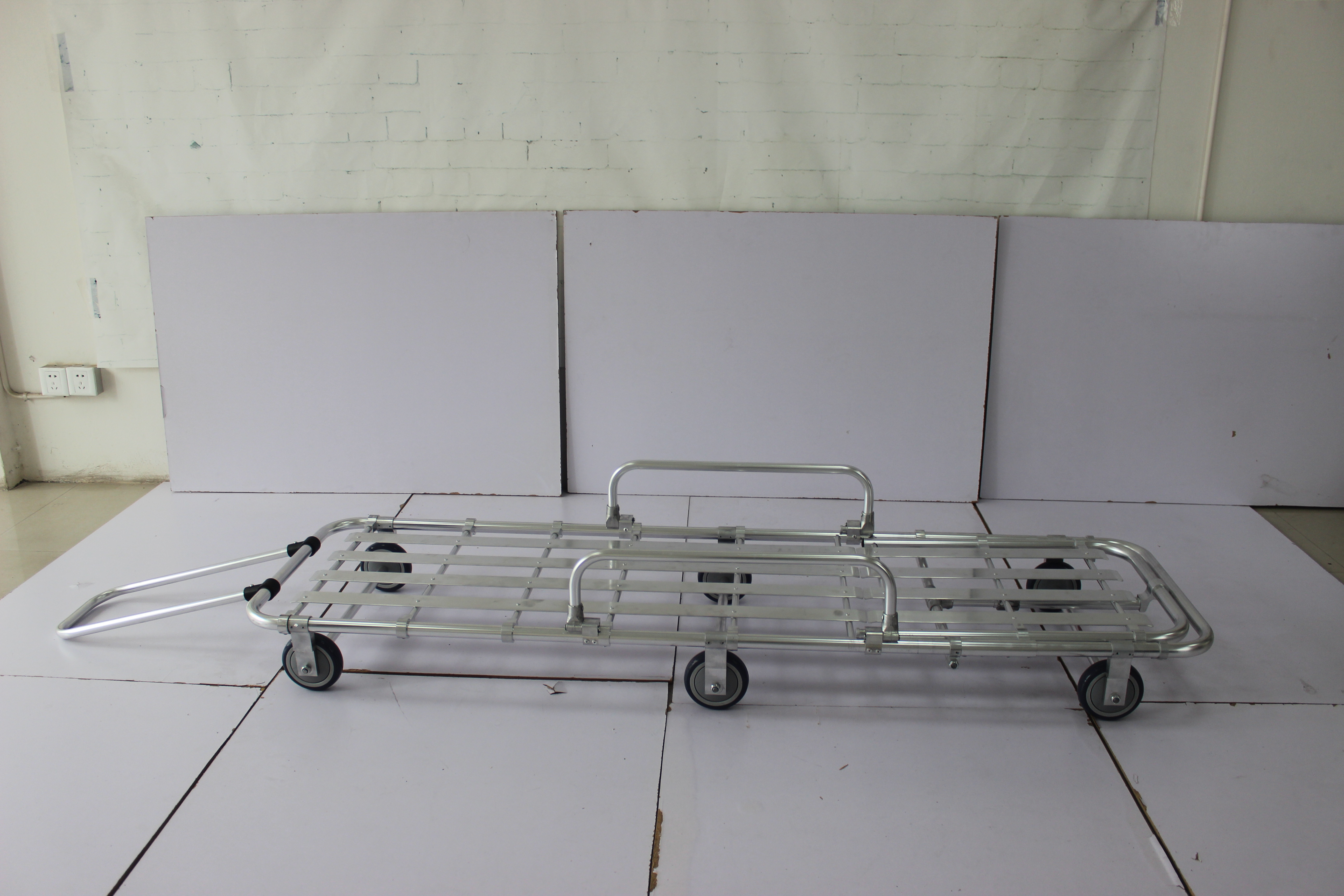 aluminum alloy ambulance stretcher trolley manual emergency stretcher cart for patient transport With 6 Wheels