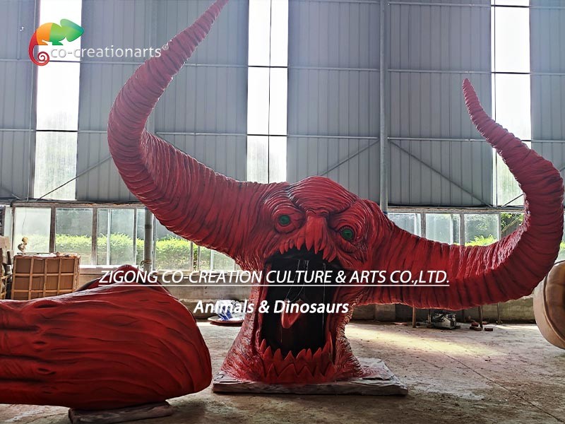 Red Monster Custom Made Animatronics Outdoor Amusement Park Decoration