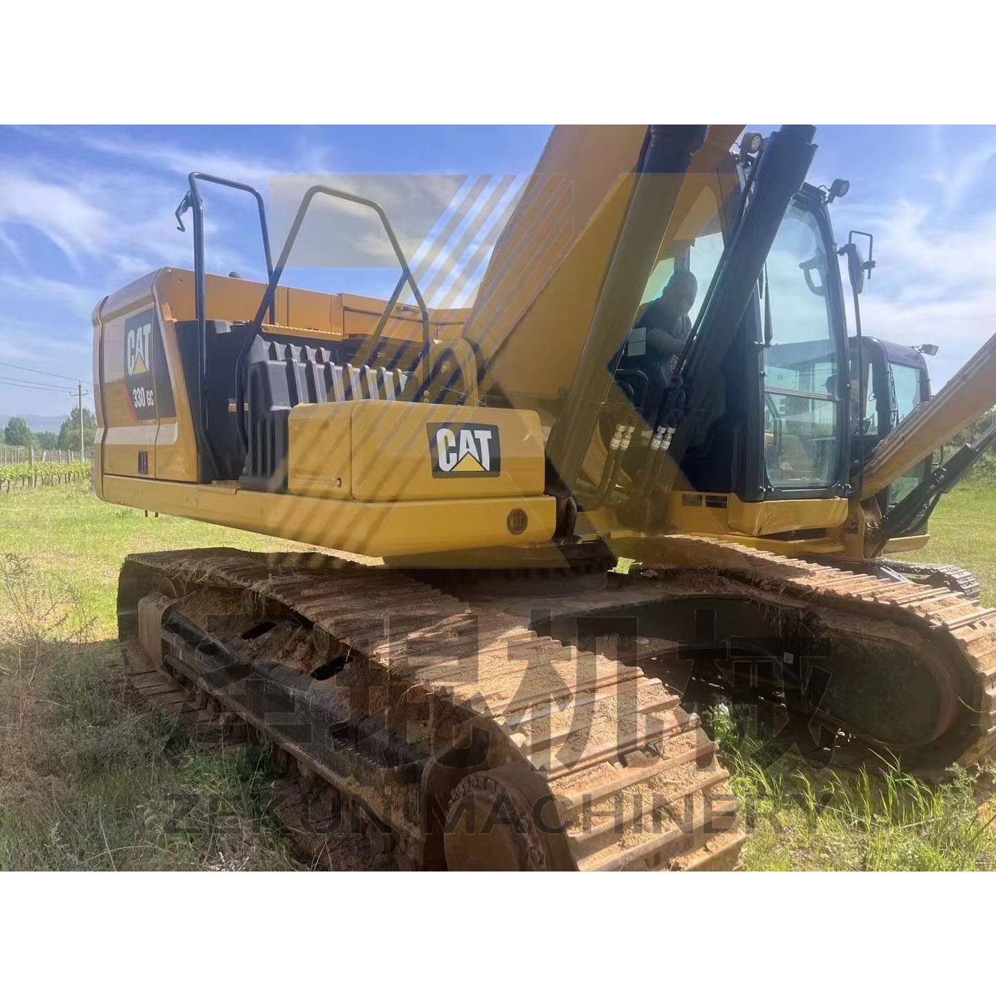 Used CAT 330GC 330D Excavator with Bucket in Good Condition Shanghai