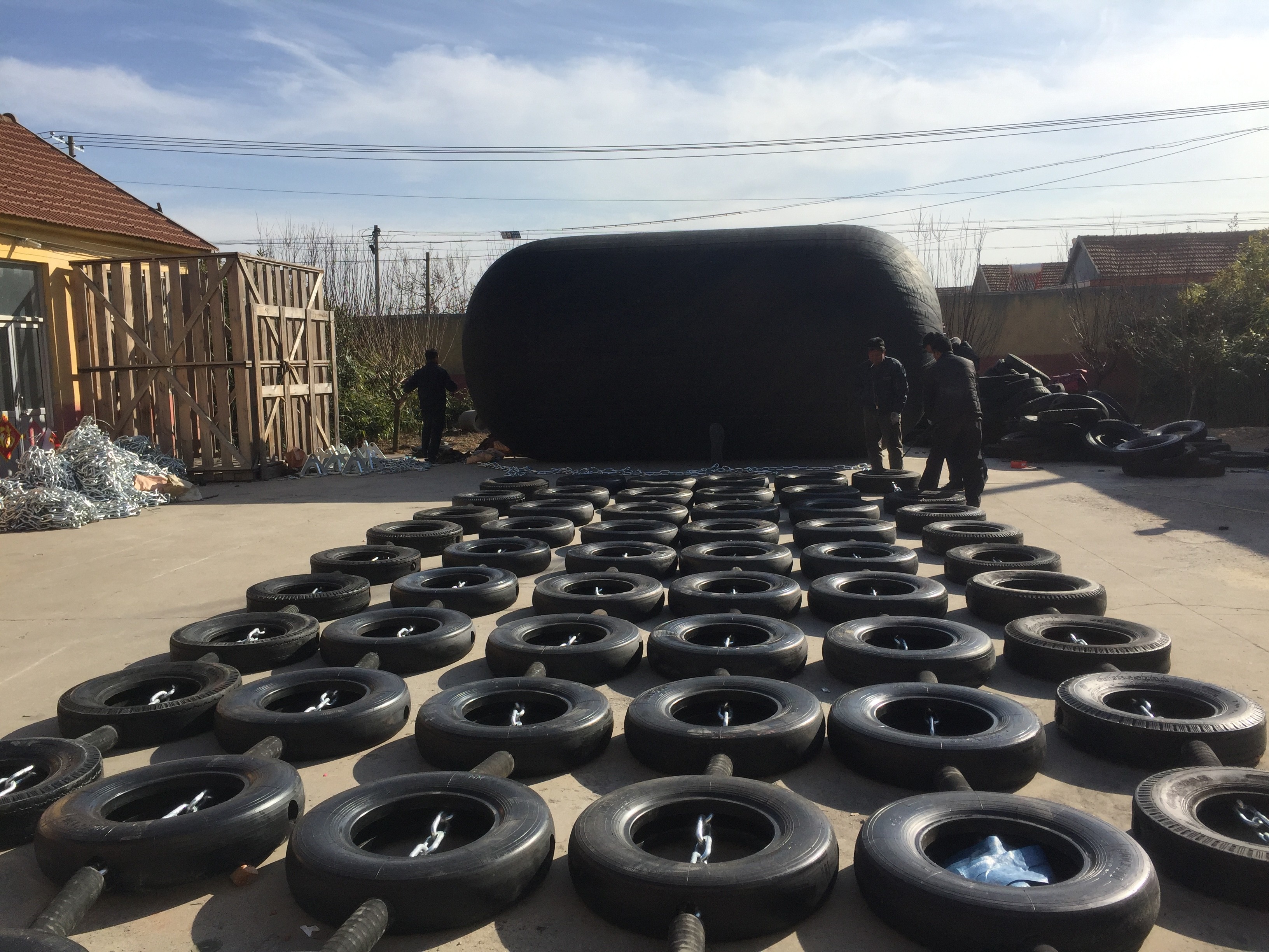 Inflatable Floating Yokohama Pneumatic Marine Rubber Fender With Chain Net