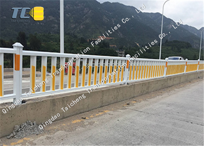 Roadside Municipal Guardrail Crowd Control Crash Safety Traffic Fence Isolation Barrier