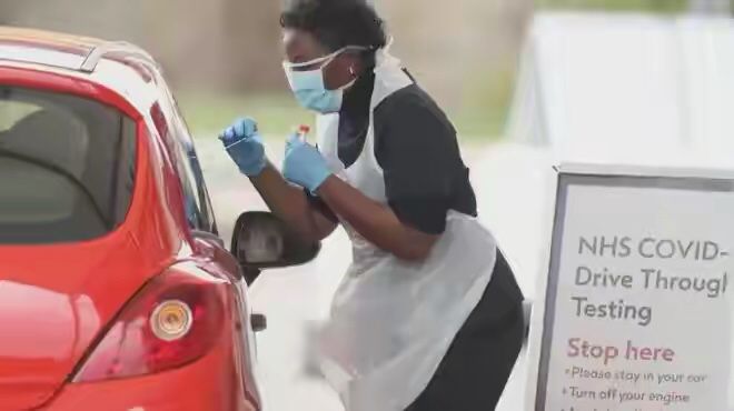 Antibacterial Plastic Disposable Aprons , Waterproof Protective Clothing Aprons