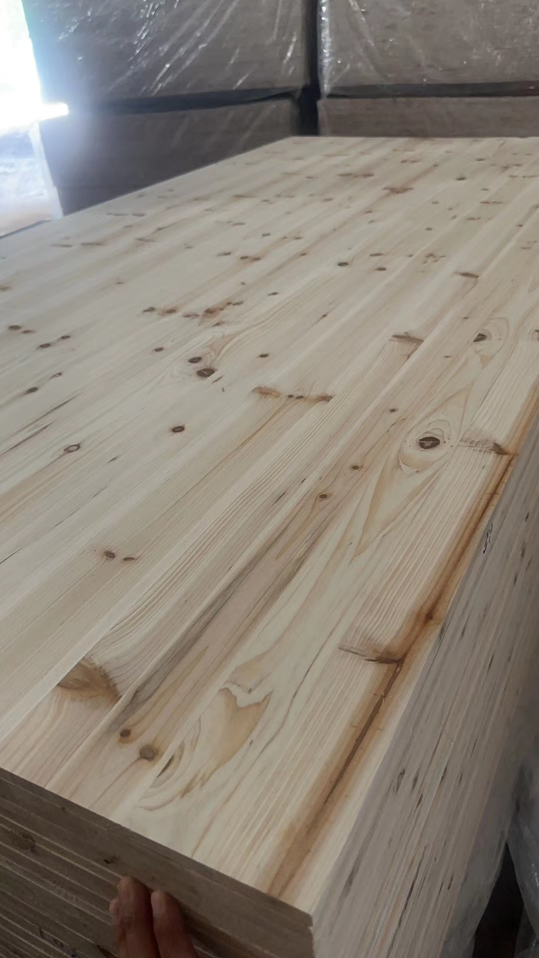 Solid Wood Furniture Wardrobe Cabinet Door Core Bed Board with Moisture Content 8%-12%