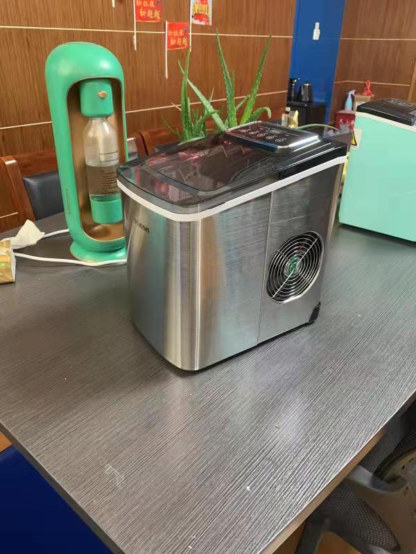 105W Energy Saving Smart Touch Screen Control Portable Mini Automatic Bullet Ice Maker for Household in Plastic Housing