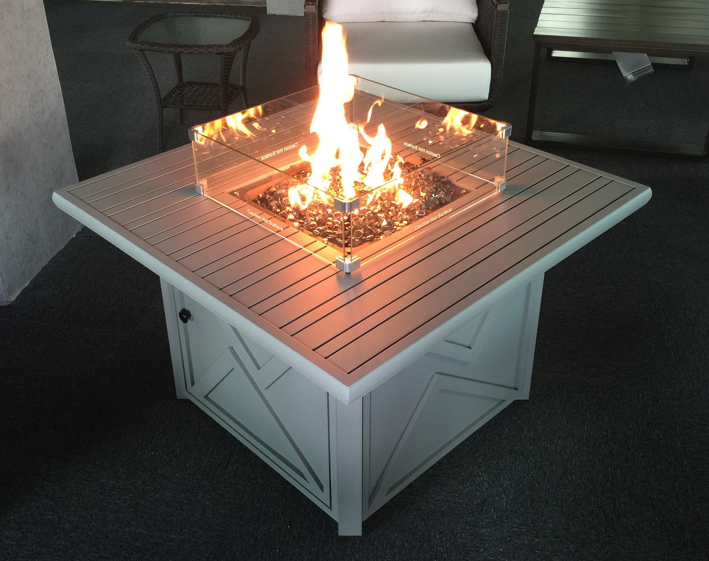 Outdoor 38 Inch Square Aluminum Natural gas Fire Pit Table 40000BTU