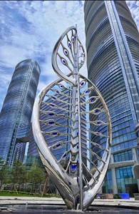 Quality 5.5 Meter Height SS316L Large Metal Outdoor Sculptures wholesale
