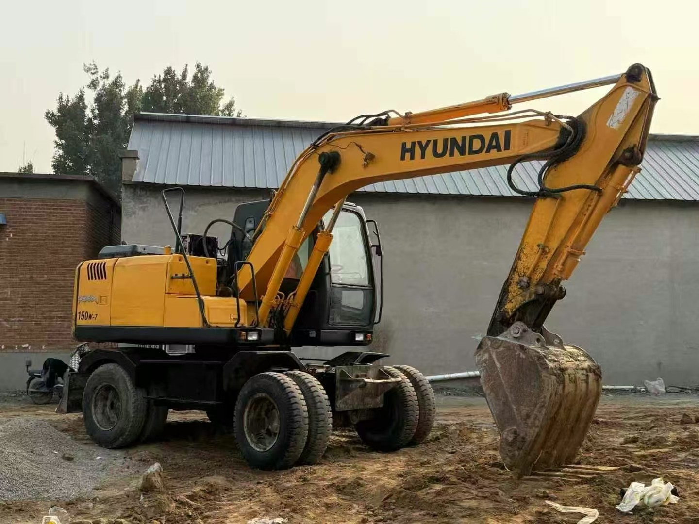 150w-7 Used Hyundai Wheel 15Ton Excavator With 0.71m3 Bucket Capacity