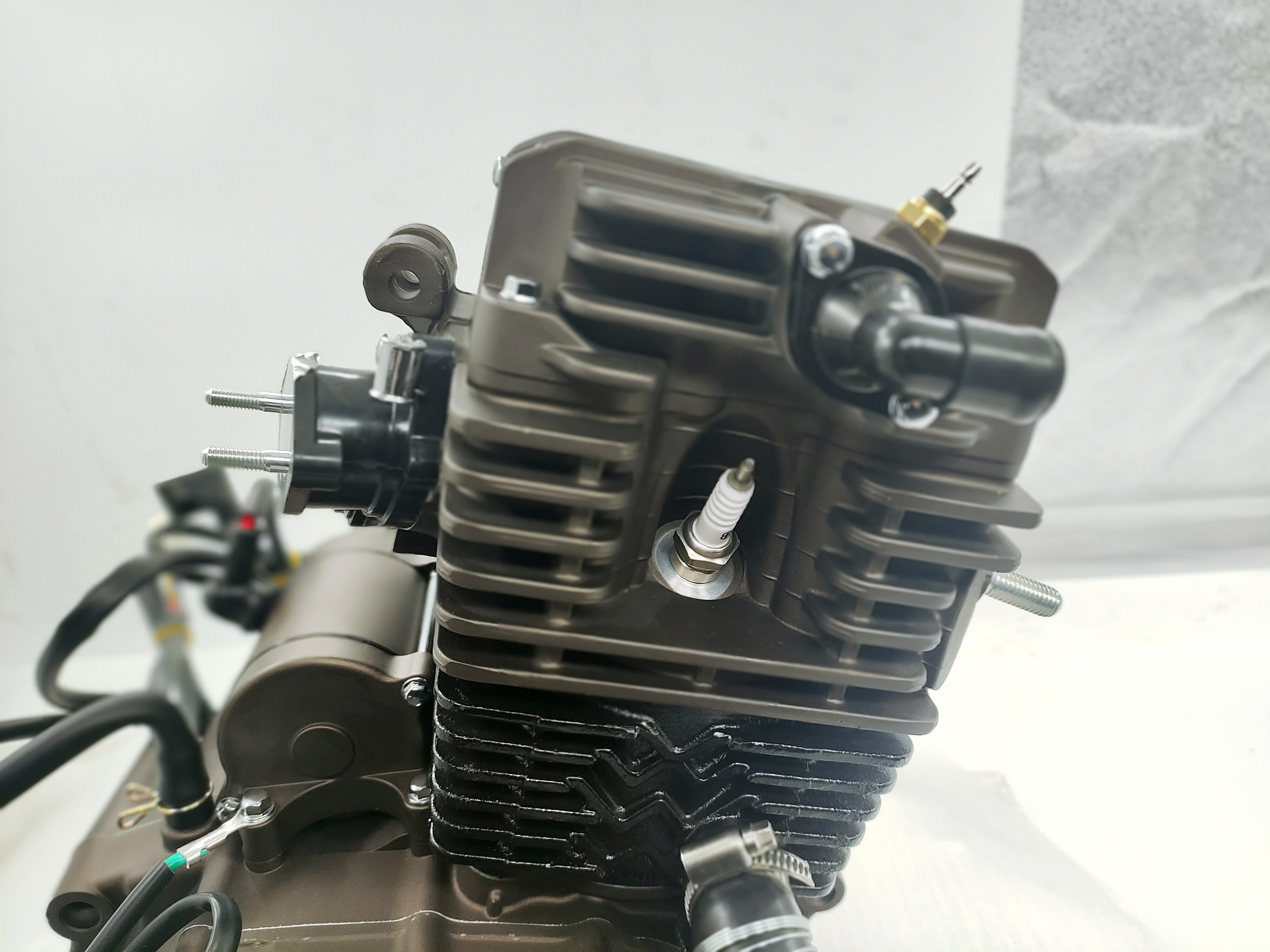 Wolf 200cc Engine Single Cylinder Style Electric/Kick Method Origin Type