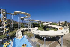 Quality Holiday Resort Family Water Slide Fiberglass Pool Slide For Theme water park wholesale