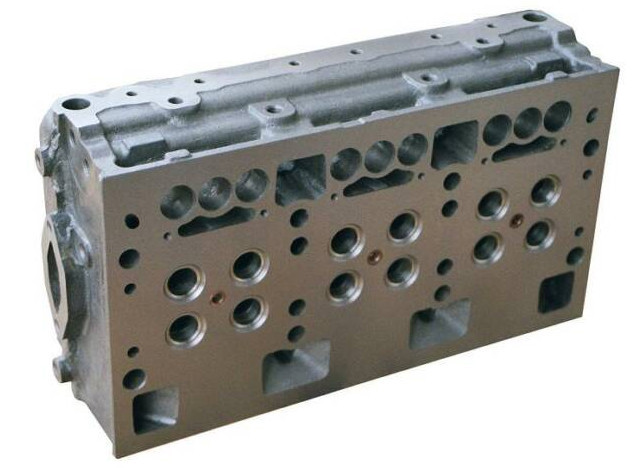 Cast Iron / Aluminum Cylinder Head Used For Kubota 1702 One Year Warranty